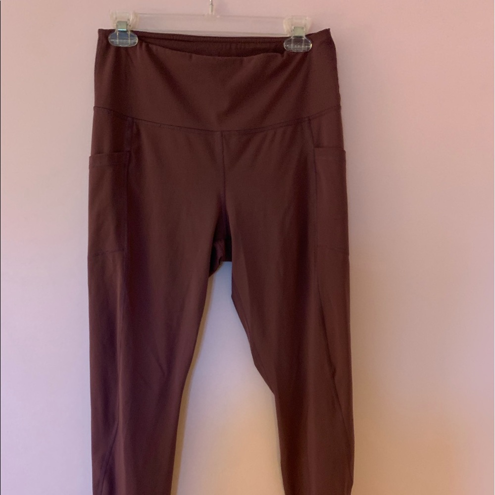 Stretchy leggings with pockets